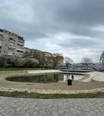 У Львові знову намагаються наповнити водою озеро на вул. Панча