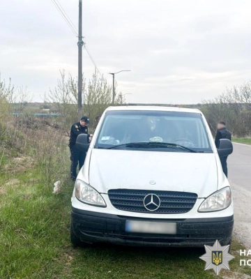 При собі мав 30 грамів психотропу: поблизу Рівного поліцейський зупинив водія «під кайфом»