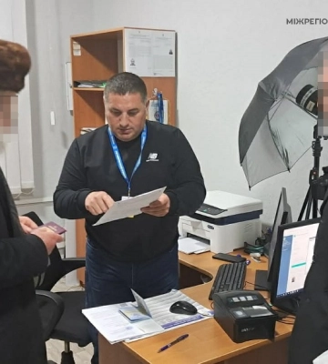 Іноземець з трьома паспортами різних країн незаконно жив в Умані