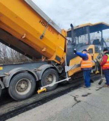 На Полтавщині ремонтують дорогу між Лубнами, Миргородом і Опішнею