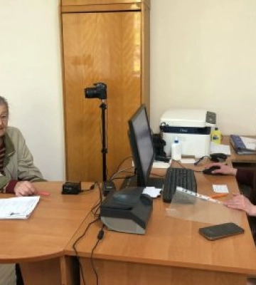 «Мені ще немає 70-ти!»: 87-річна мешканка Ужгорода приголомшила працівників паспортного столу
