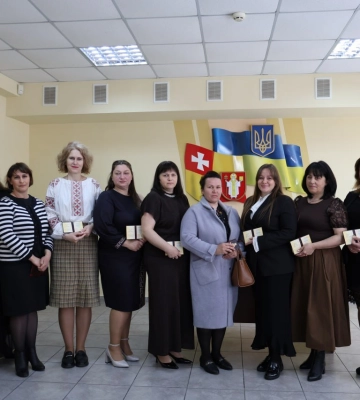 У громаді на Волині розповіли про жінку, яка встає о 6 ранку заради краси селища