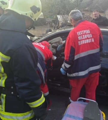 Людей витягали з понівечених авто: наслідки аварії у Нововолинську