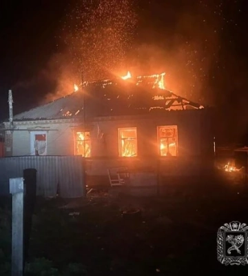 Російський БпЛА вдарив по приватному будинку у Богодухові: за медичною допомогою звернулися двоє людей