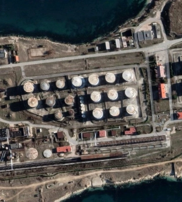Після нічних атак горять нафтобази у краснодарському краї та біля Севастополя