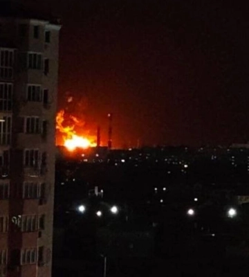У Севастополі повідомляють про масовану атаку та вибухи, працює росППО