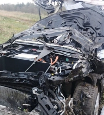 На Волині легковик упав на швидкості у кювет, двоє загиблих