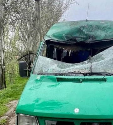 Ворог атакував дроном рейсовий автобус на Дніпропетровщині, є поранені