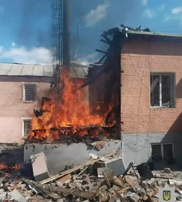 У Прилуках російський дрон влучив у відділ поліції: постраждав місцевий житель