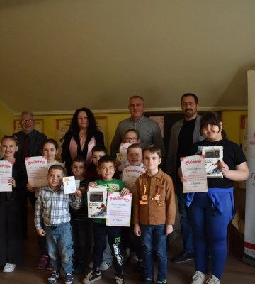 Міст між поколіннями: спільна програма на сімейному заході «Трояндових дам»