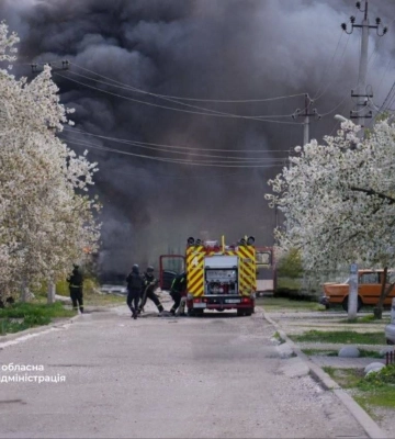 Російські війська атакували Запоріжжя, спалахнула пожежа