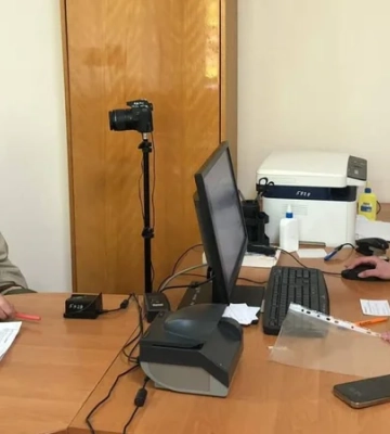 Кажуть, що підкорила їх. 87-річна жінка в Ужгороді намагалась переконати Міграційну службу, що їй «ще немає сімдесяти»