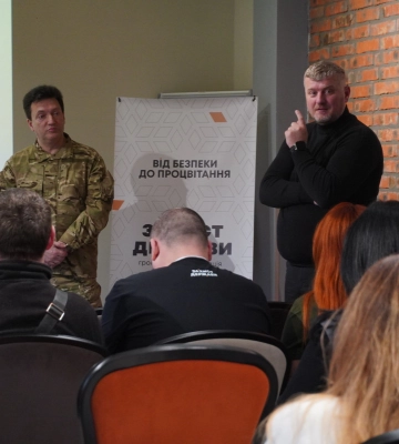 Люди не знають, що повинен робити депутат: у Луцьку обговорили парламентську кризу під час війни