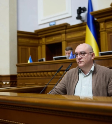 Нардеп Игорь Фрис сообщил о готовности депутатов вернуться к законопроекту об оружии