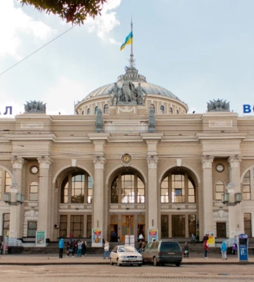 В Одесі озброєний військовослужбовець погрожував перехожим і травмував дитину