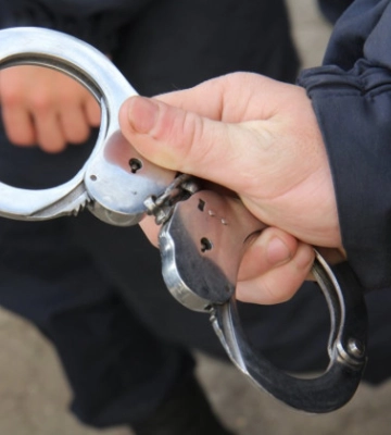 В Одесі озброєний чоловік погрожував перехожим і травмував дитину — поліція