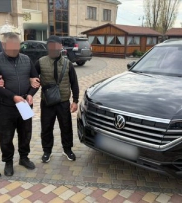 Цукровий діабет за $18 000: в Одесі викрили схему незаконного виїзду за кордон