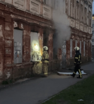 У Полтаві знову горіла будівля колишньої вечірньої школи