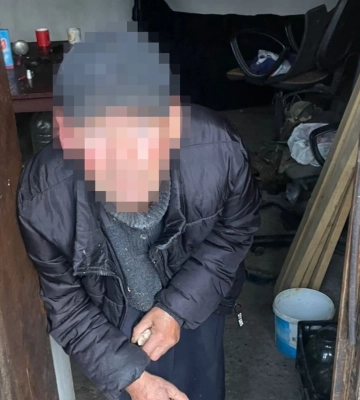 На Львівщині підприємець понад 20 років експлуатував свого друга як "раба"