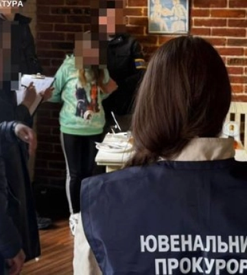 На Волині прикордонник здав поліції чоловіка з тисячею доларів