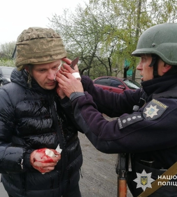 Криваве затримання на Дніпропетровщині: п’ятеро поліцейських поранені