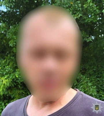 На Хмельниччині чоловіка судитимуть за систематичне насильство щодо власної матері