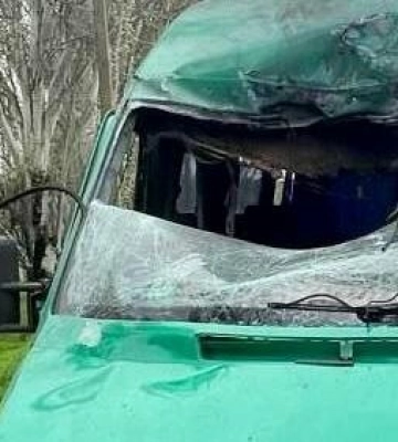 Ворог вдарив по маршрутці на Дніпропетровщині, є поранені