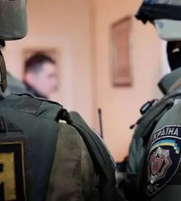 Невідомий відкрив стрілянину по людях у Києві: є загиблі та поранені, серед постраждалих - дитина (оновлено)
