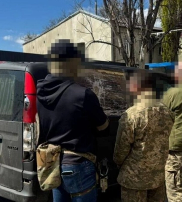 «Вибивали» кошти прямо в службовому мультівені: в СБУ розповіли подробиці затримання військовослужбовців ТЦК та СП в Одесі