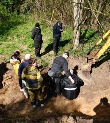 Польські дослідники знайшли невідому братську могилу на Волині: подробиці