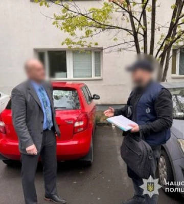 Мільйони під матрацом: На Закарпатті голова ВЛК «торгував» білими квитками (ФОТО)