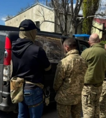 Били, вимагали гроші і погрожували передовою: стали відомі подробиці затримання працівників ТЦК в Одесі