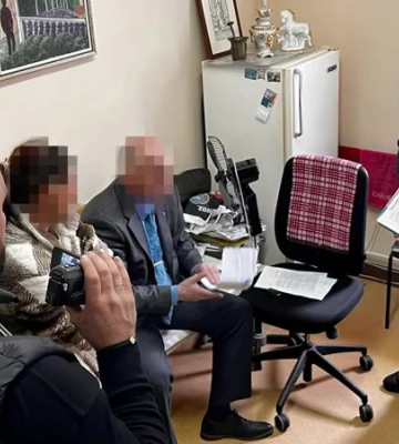 На Закарпатті голову ВЛК підозрюють у хабарництві: у нього вилучили близько 11 млн гривень готівки (ФОТО)