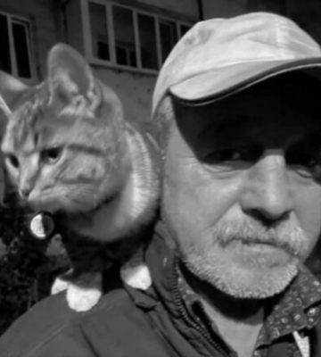 Закрыл собой ребенка от пуль террориста: в Киеве умер дворник-герой дядя Саша