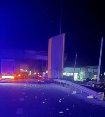 Під Києвом вантажівка наїхала на чоловіка у кріслі колісному: потерпілий загинув