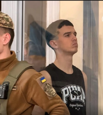 Справа Фаріон. Під будівлею суду зібралися прихильники Зінченка (фото, відео)