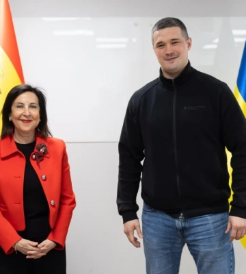 Україна отримає 100 бронемашин VAMTAC і партію артилерійських боєприпасів від Іспанії
