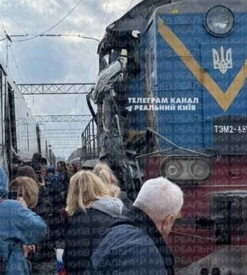 На Вінниччині тепловоз зіткнувся з потягом «Інтерсіті+»