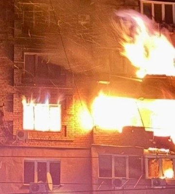 Ворог атакує Дніпро: є постраждалі, у місті пожежі та руйнування