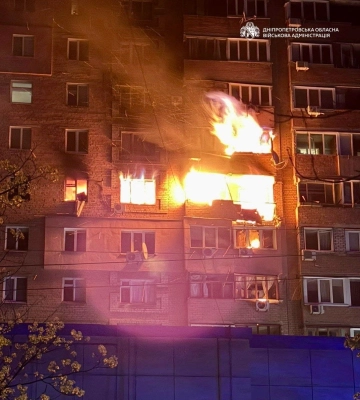 Росіяни вночі атакували Дніпро: у місті палає багатоповерхівка, - ОВА. ФОТОрепортаж
