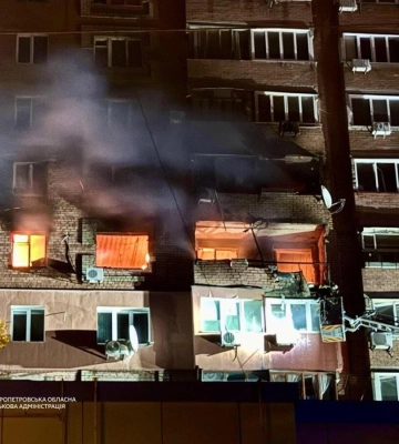 Ворог атакував Дніпро, поцілив у багатоповерхівку: є загиблі та поранені