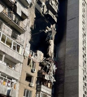 Удар по багатоповерхівці в Дніпрі: знищено оселі з шостого по дев'ятий поверхи
