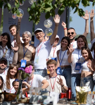 Масаж, йога та «безсоромний шопінг»: у Черкасах відбудеться благодійна гаражка для потреб ЗСУ