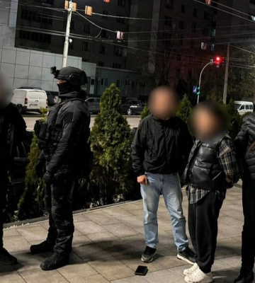 У Києві спільники за 20 тис. доларів обіцяли "випустити" чоловіка з приміщення ТЦК