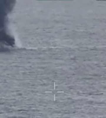 Українські ВМС знищили ворожий морський безекіпажний катер біля Одеси. ВIДЕО
