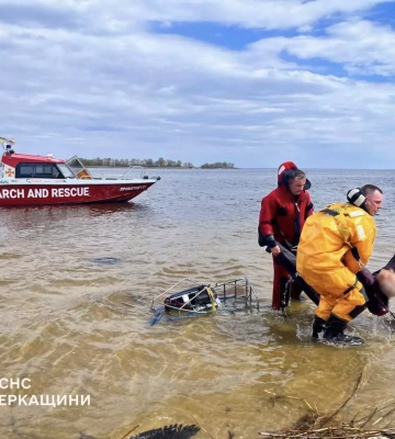 У Черкасах, поблизу одного з пляжів, у водах Дніпра трагічно загинув чоловік, - ДСНС