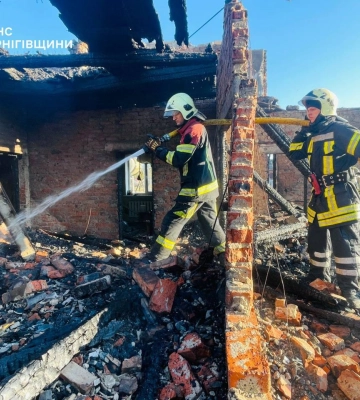 Ворог масовано атакував Чернігів: загинув 16-річний хлопець (ФОТО)