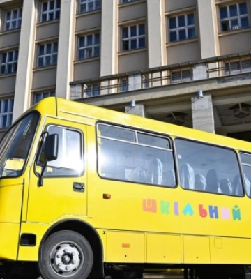 На Закарпатті закупили два автобуси для дітей з особливими освітніми потребами