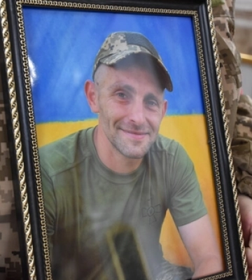 Загинув понад півтора року тому: у Луцьку попрощалися з Героєм Святославом Юзефчуком