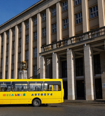 На Закарпатті закупили два автобуси для дітей з особливими освітніми потребами
